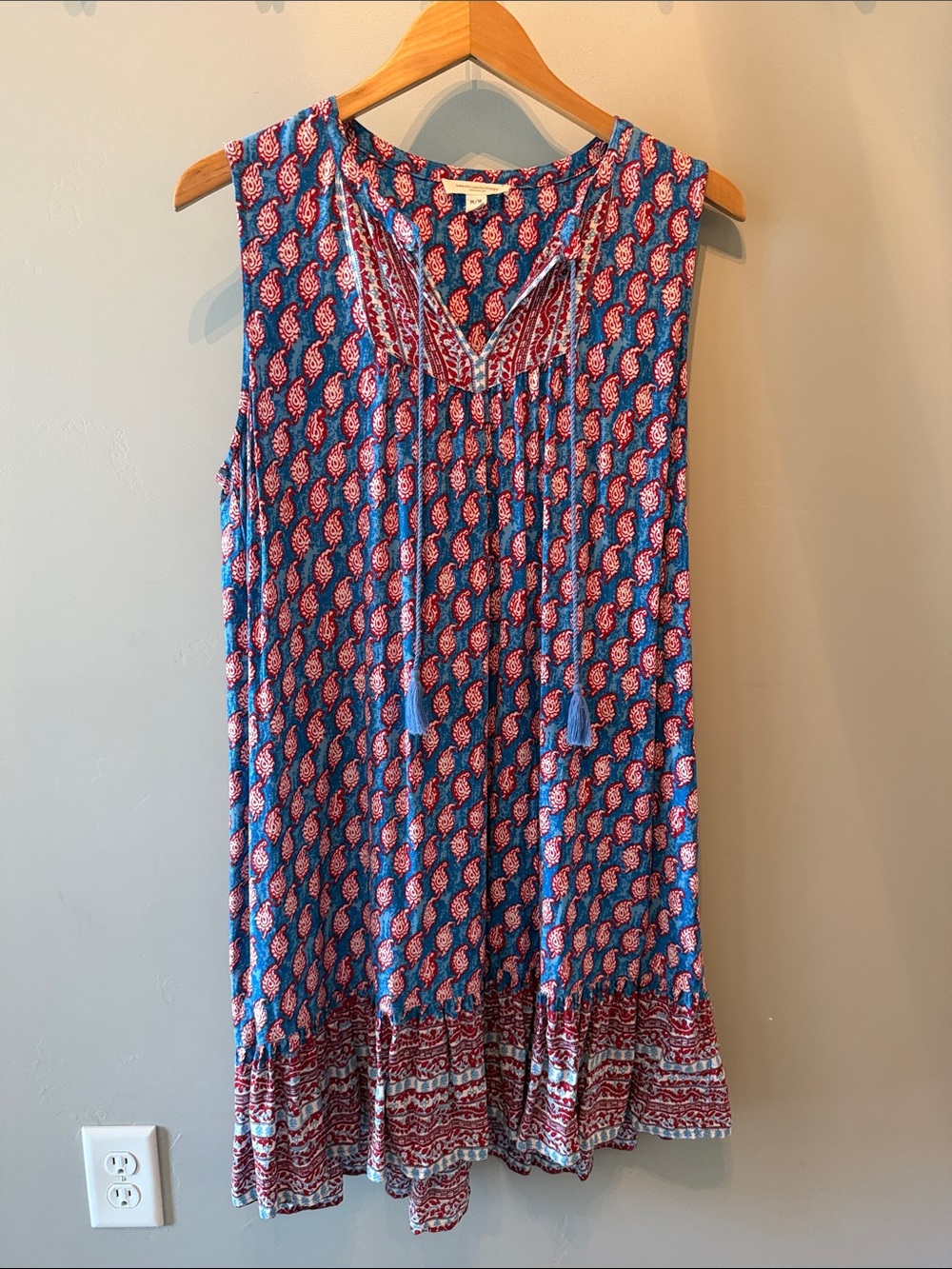 beachlunchlounge Blue and Red Patterned Beach Coverup Size Medium